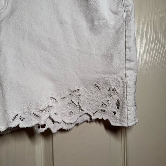 Lane Bryant Boyfriend Fit Jean Short With Embroidered Hem Plus Size 20 - Picture 2 of 10